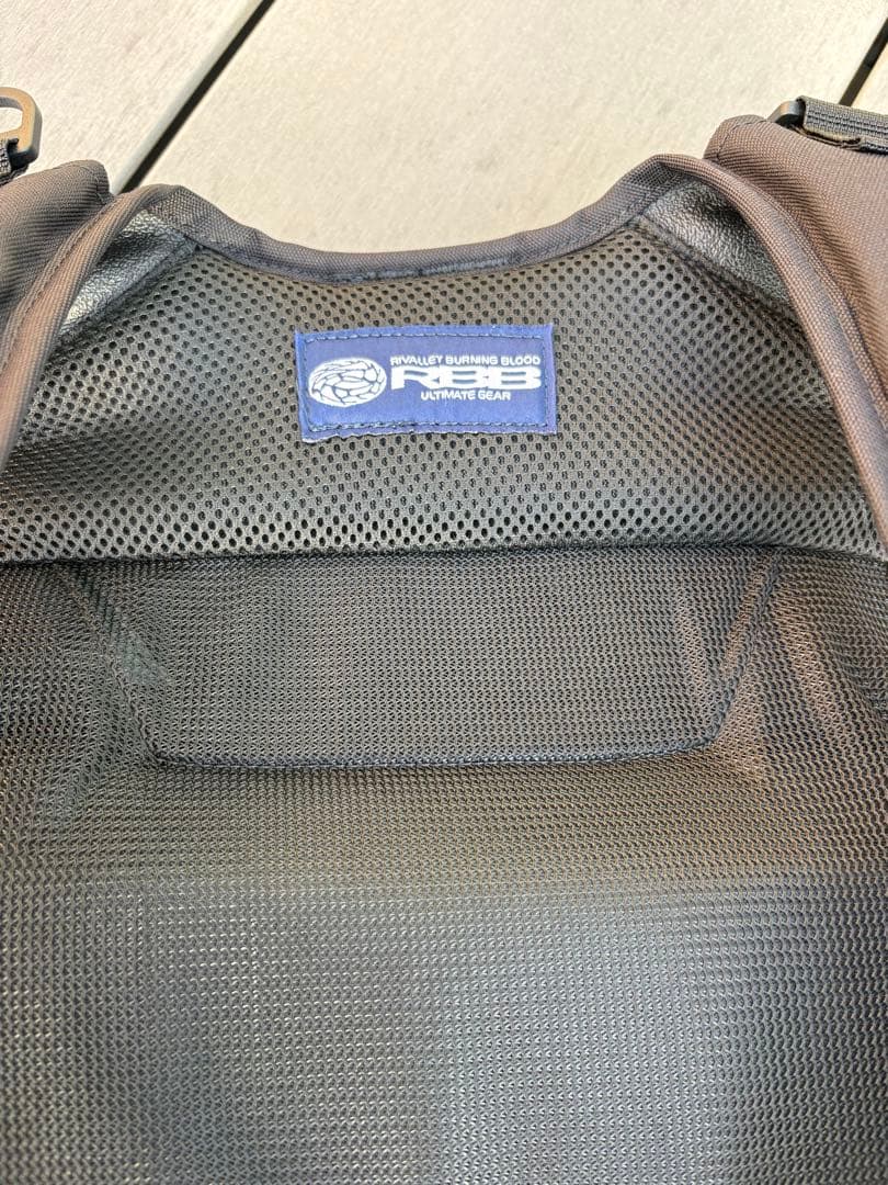 フィッシングベスト ブラック RBB