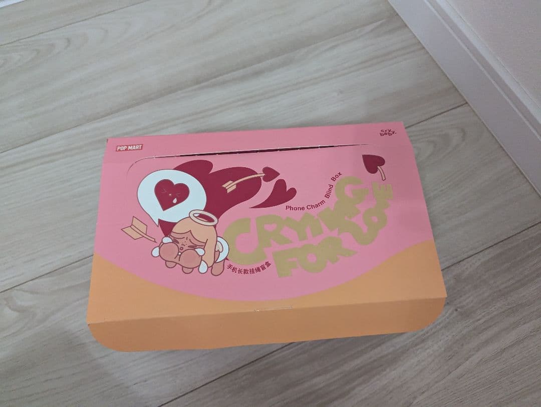 ​【新品未開封】POP MART CRYBABY 携帯チャーム 6個入BOX