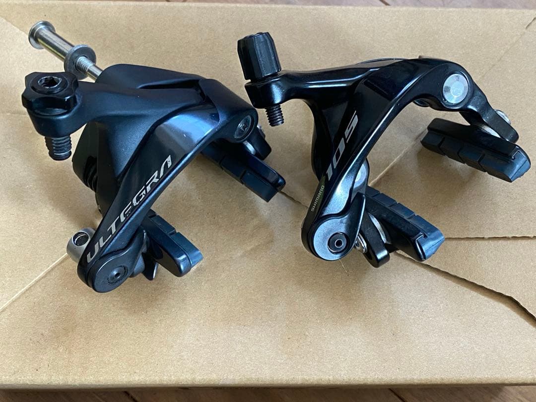 シマノ　ULTEGRA 105 リムブレーキ　シュー付き