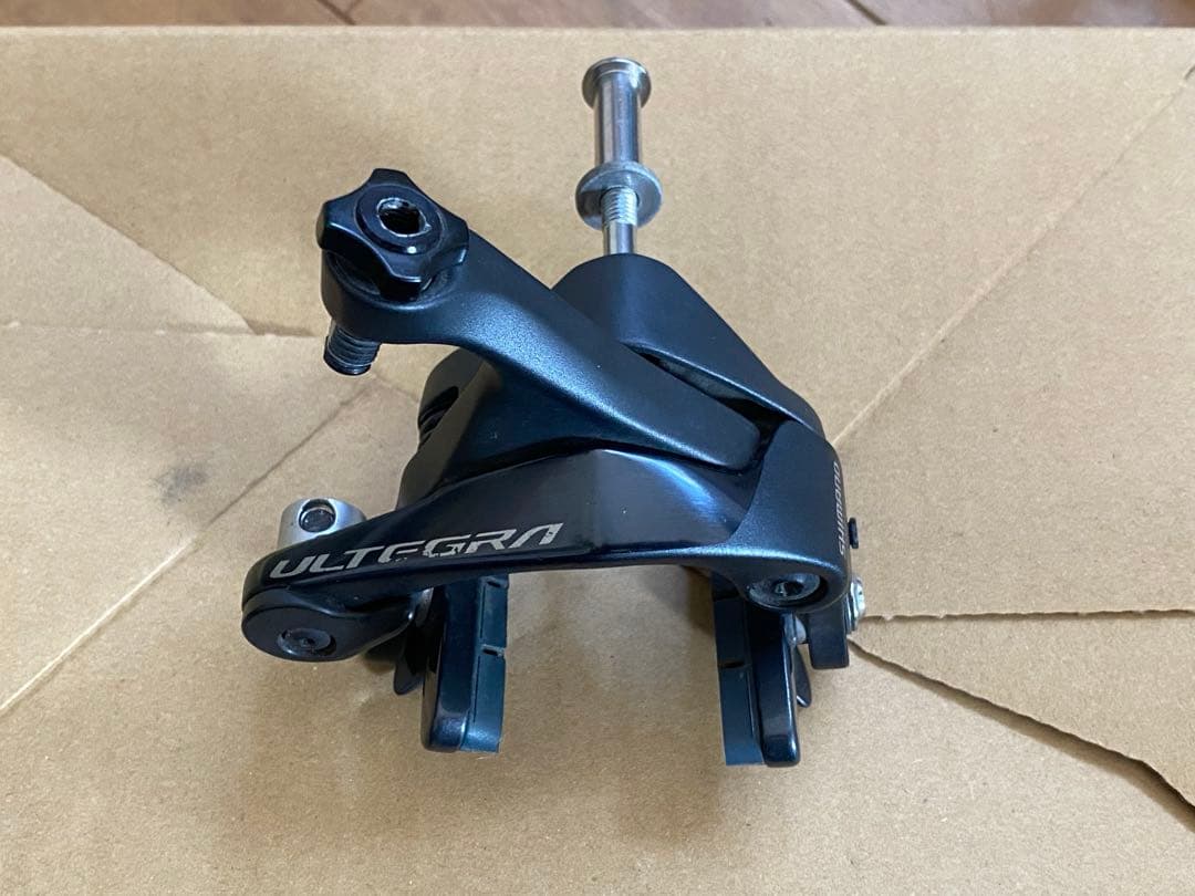 シマノ　ULTEGRA 105 リムブレーキ　シュー付き