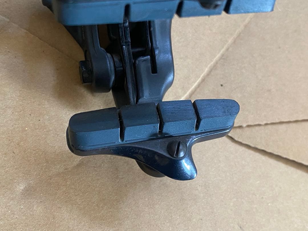 シマノ　ULTEGRA 105 リムブレーキ　シュー付き