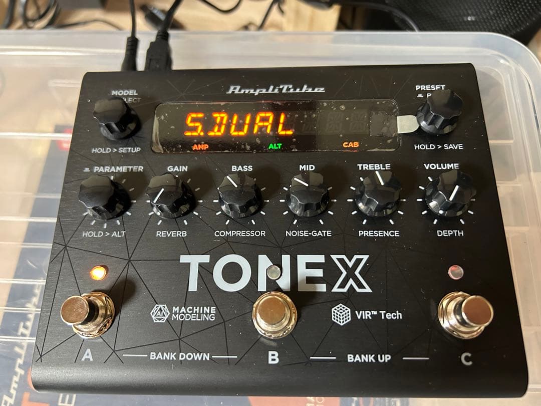 新品同様　IK Multimedia TONEX Pedal 最新バージョン