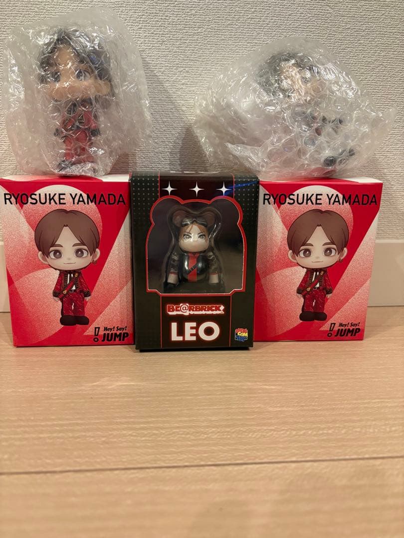 山田涼介　フィギュア.ベアブリックセット