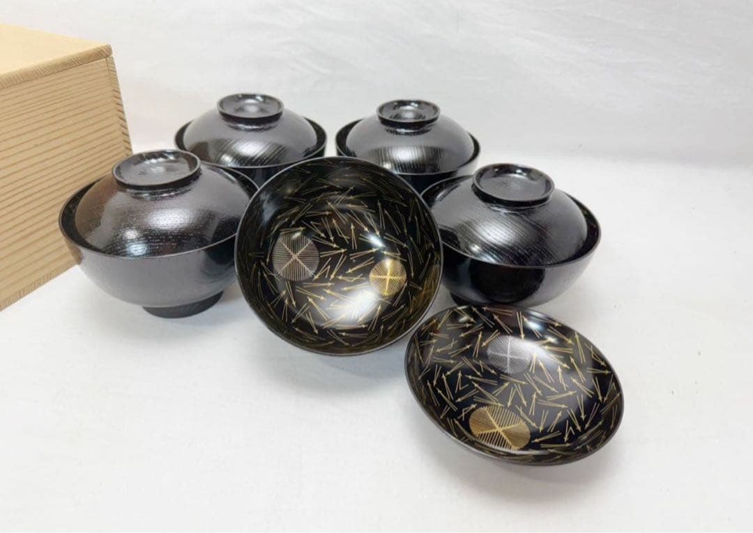 ほぼ未使用 懐石道具 木製黒塗 吸物椀 金彩松葉見返し蒔絵 木箱