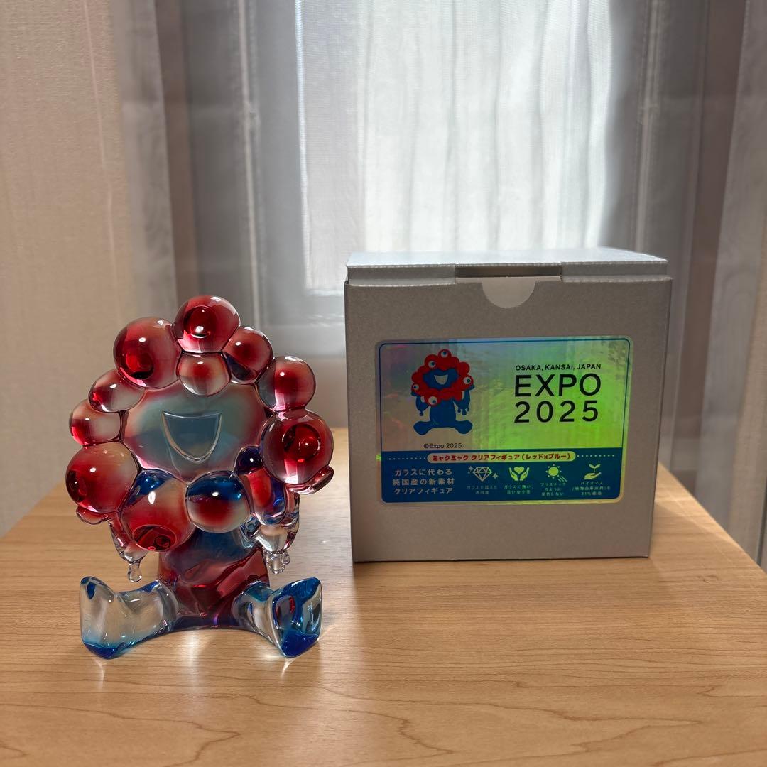 ミャクミャク　クリアフィギュア