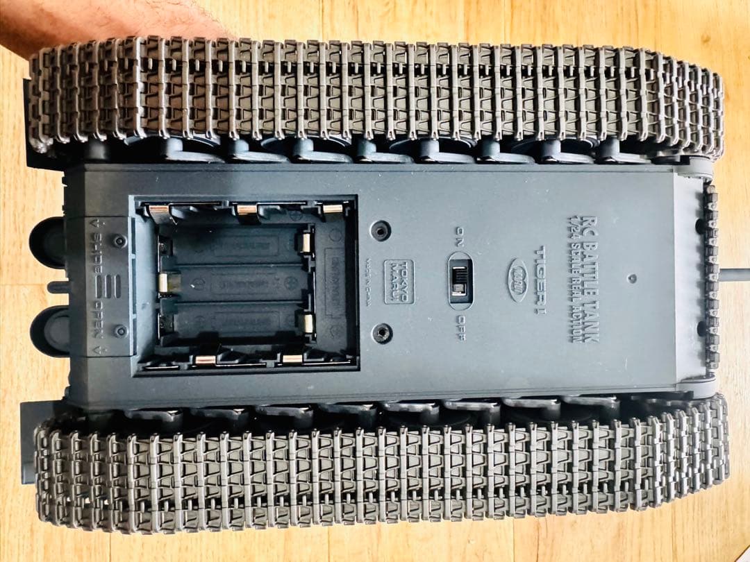 東京マルイ タイガ1 バトルタンク1/24 スケール