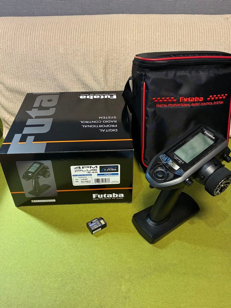 Futaba 4PM PLUS ほぼ新品　バッグ付