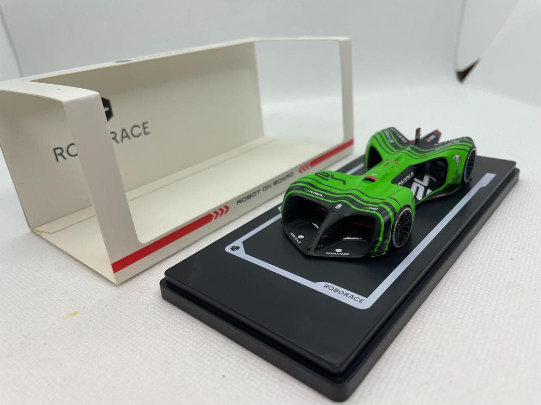 ミニカー 405-135 ROBORACE 1/43 ROBOT ON BOARD