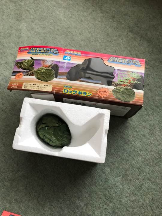 稀少 BANDAI マシンロボ 岩石恐竜 ロックギラン 変形 ロボット バンダイ