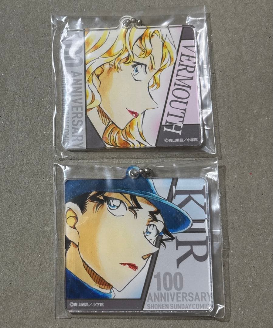 【希少品】名探偵コナン　コナンカフェ　100巻記念　アクキー　ベルモット キール