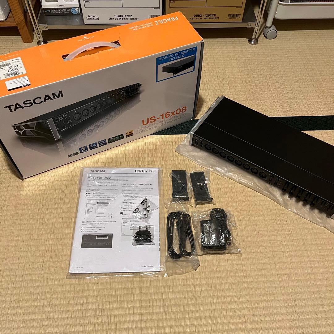 TASCAM US-16x08 オーディオインターフェイス