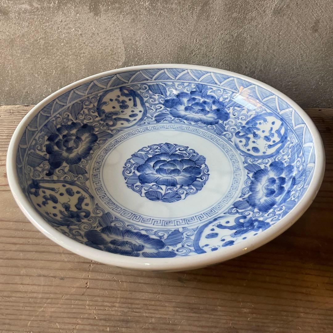 線描花唐草龍紋染付骨董大皿　【m201 　レトロ　アンティーク　鉢　大皿】