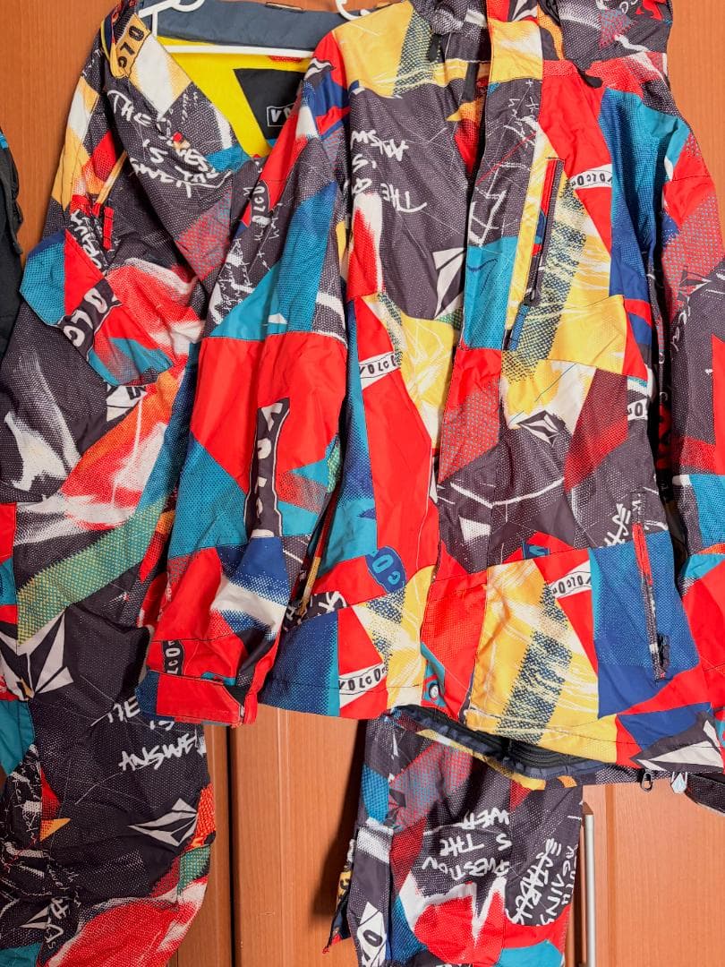 VOLCOM スノーボードウェア　上下セット　Lサイズ