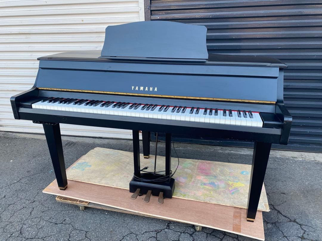グランドピアノ型電子ピアノ YAMAHA DGP-1(ブラック)