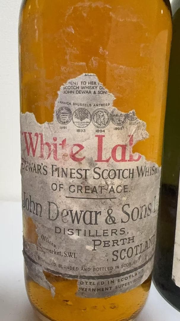 スコッチウイスキー２本セット　デュワーズ ホワイトラベル　フィンドレイター