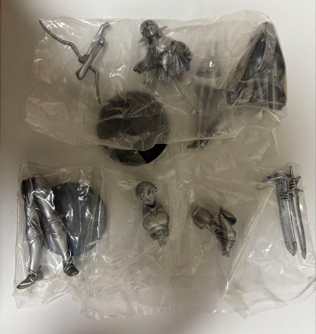 【新品】イース フィギュアコレクション ヒロイン4人+おまけ(アドル)　YS