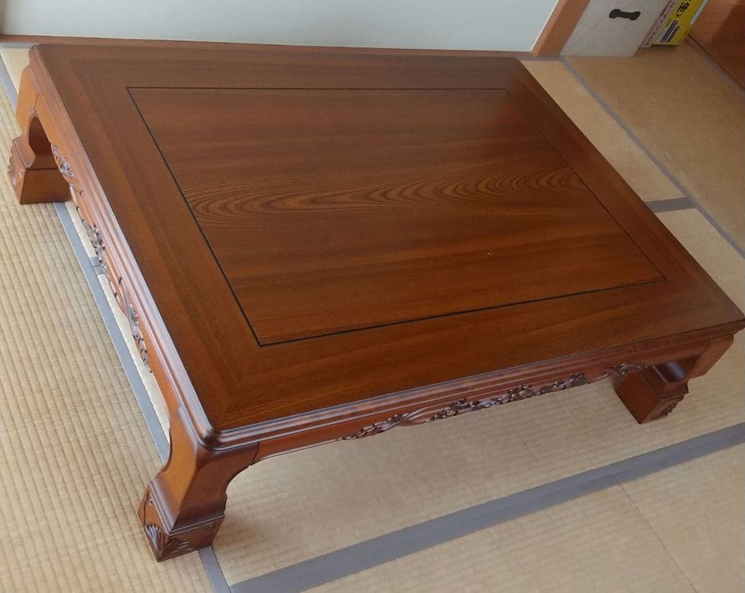 円香川県漆器工業協同組合　彫刻入り木製座卓