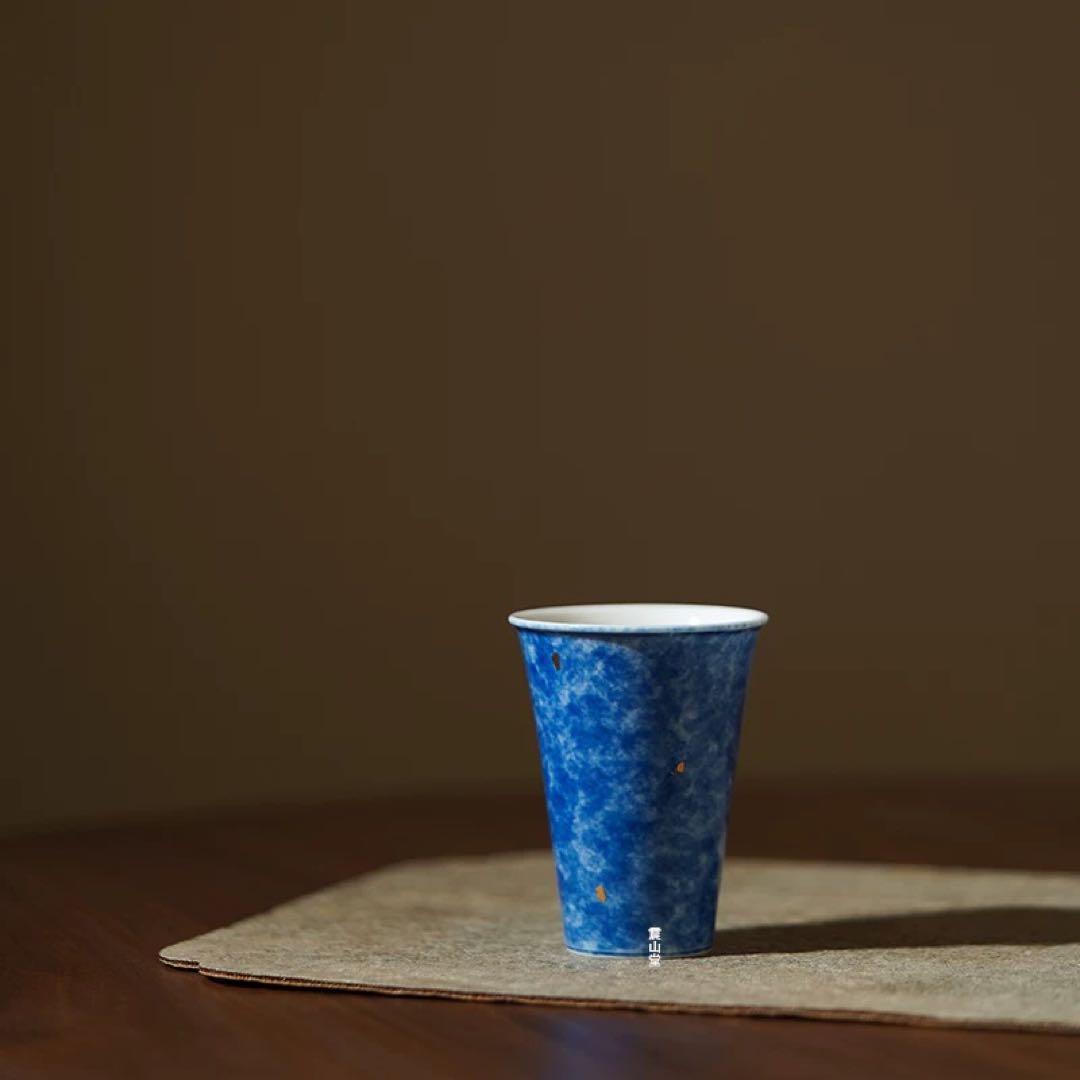 青色陶器カップ 金色装飾