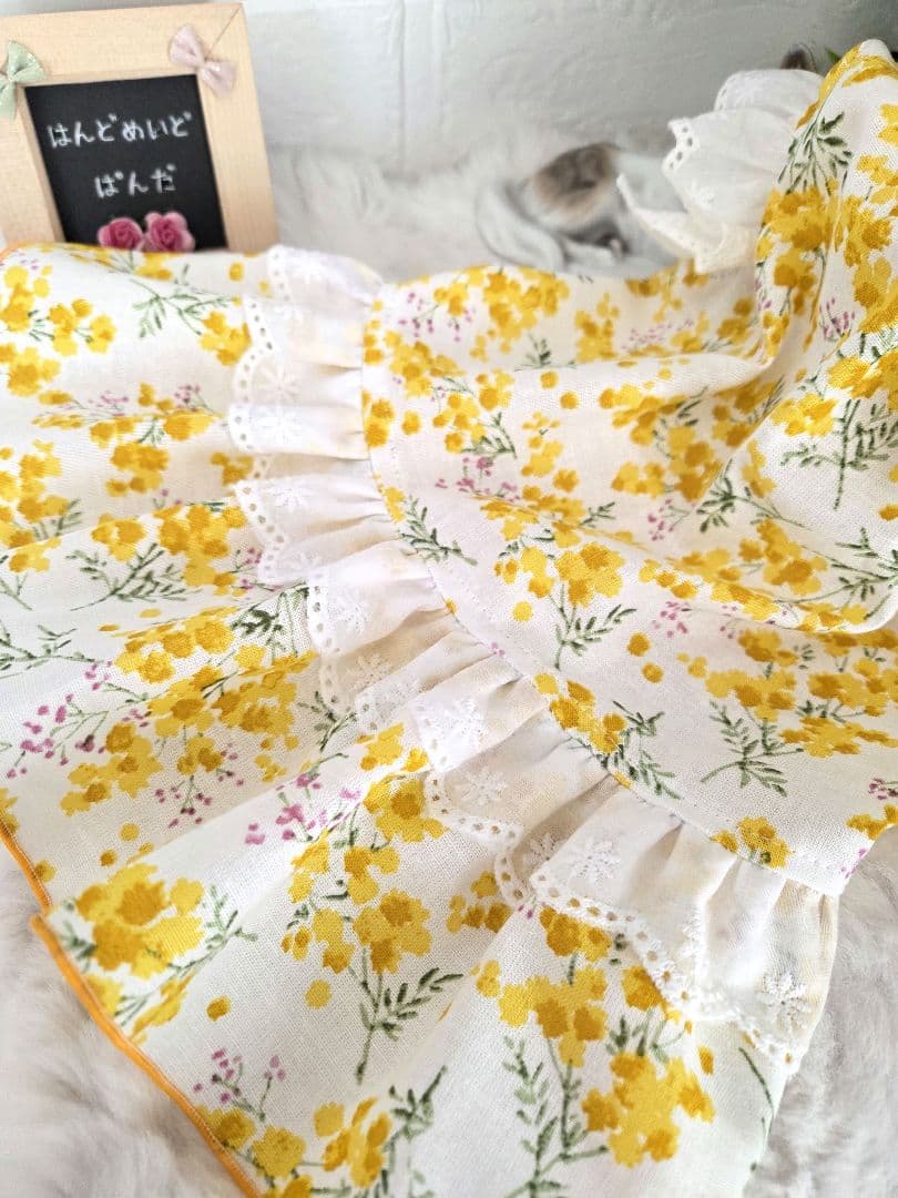 ハンドメイド犬服・春にぴったり・ミモザ柄 ギャザーたっぷりワンピース