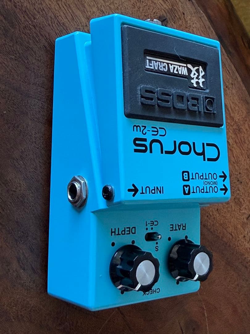 BOSS コーラスエフェクター CE-2w