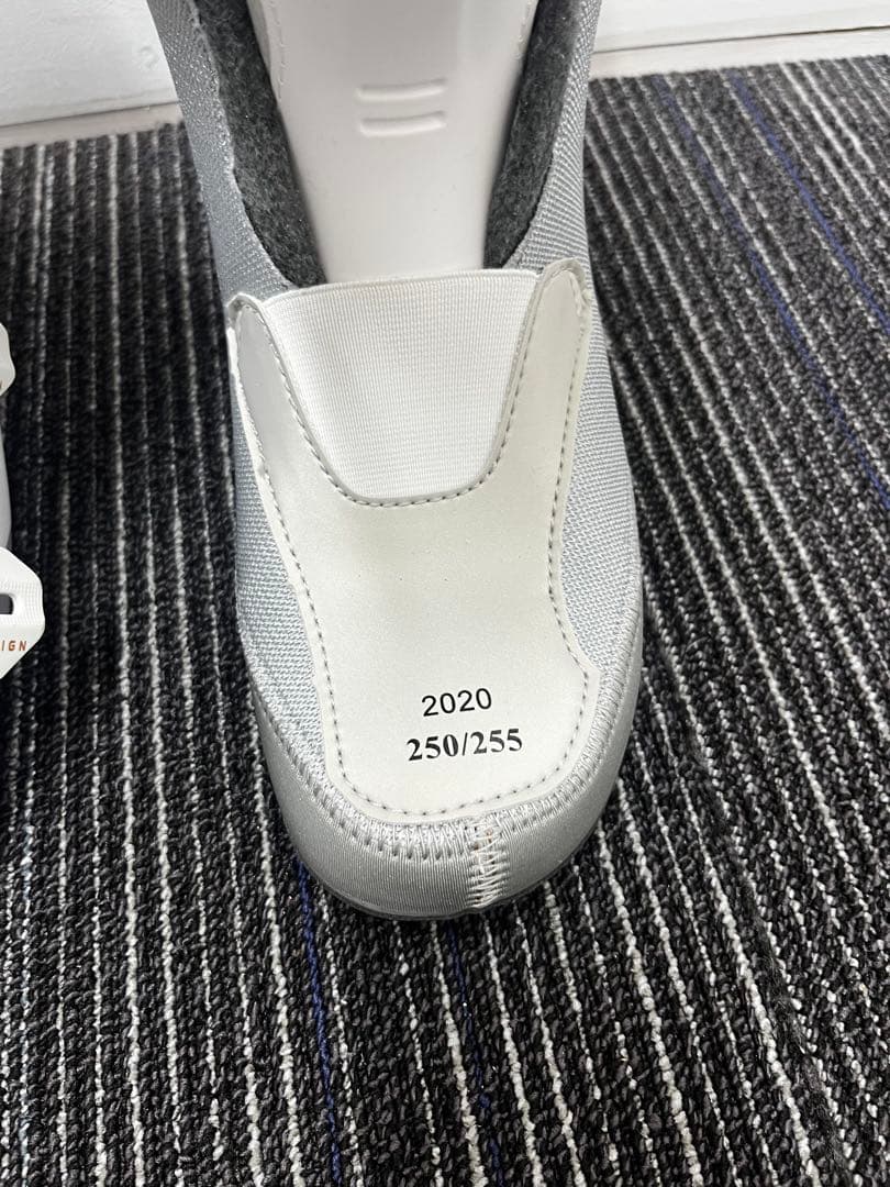 半日のみ使用　シュトロイレGARNET70W ブーツ 25〜25.5cm スキー