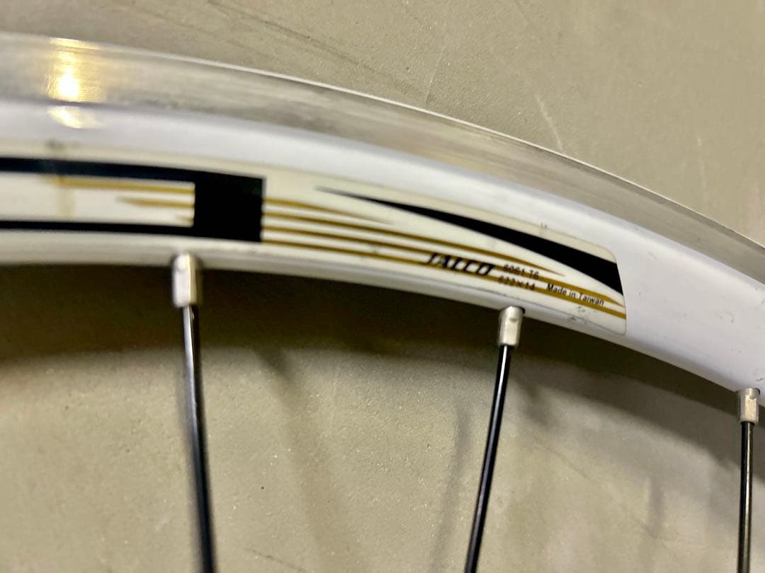 ◆ホワイトリムがカッコいい！◆シマノ製ホイール後輪のみ重量1.15kg