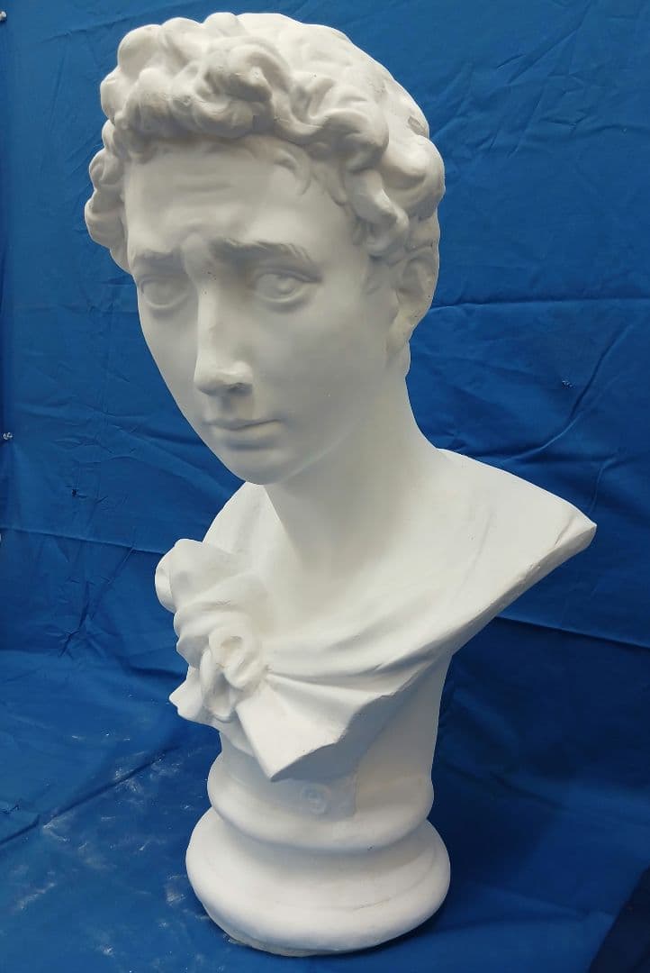 ジョルジョ首像。(高さ60cm)