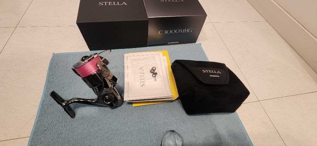 シマノ　22ステラ C3000MHG(美品)