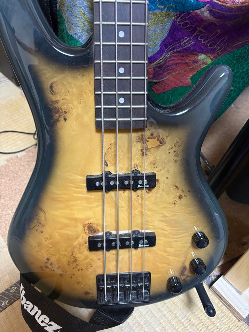 Ibanez エレキベース＆ベースアンプ⭐︎Ibanezケース、ピック、クロス付き