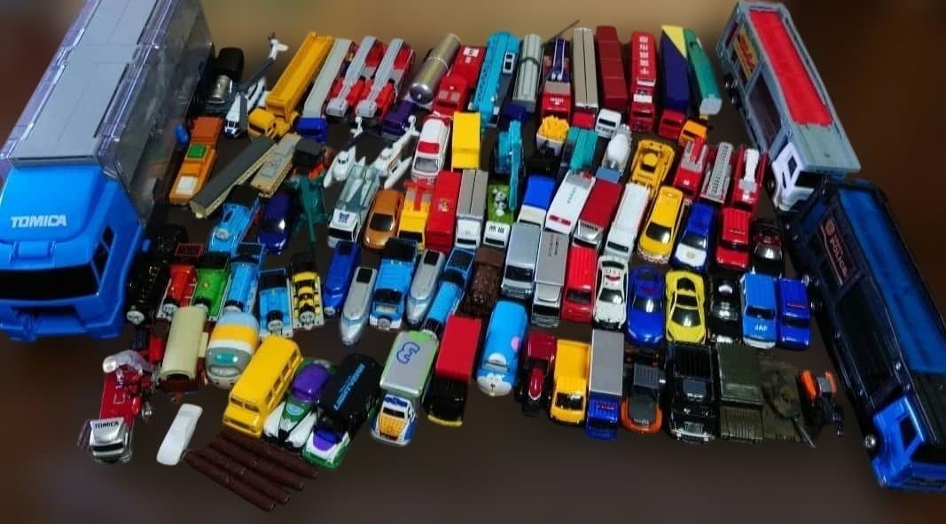 トミカ ミニカーセット　キャリアカー　約85台　カーキャリア　トーマス