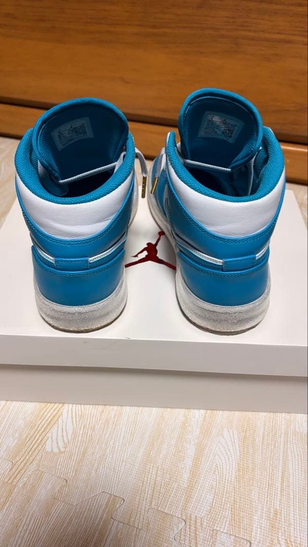 NIKE AIR JORDAN 1 MID アクアトーン/セレスティアルゴールド