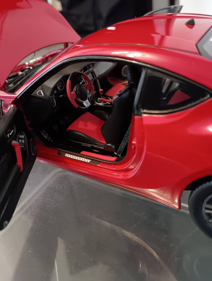 トヨタ　86左ハンドル1:18