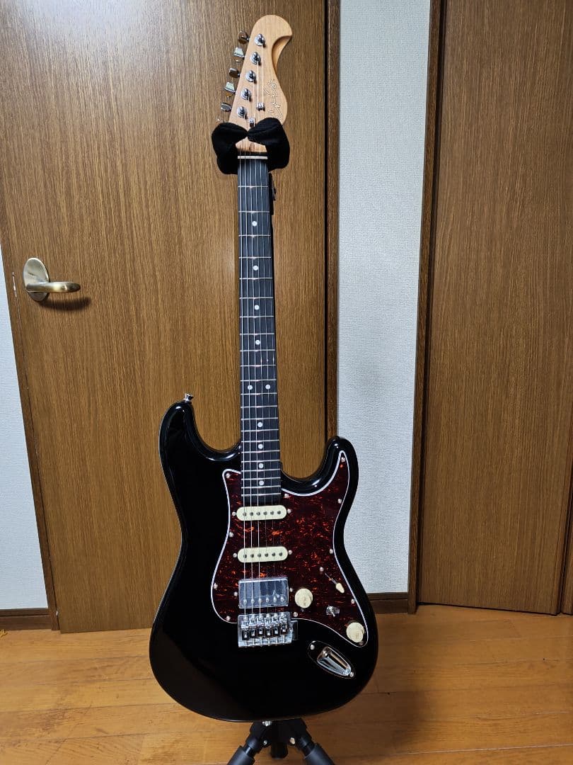 島村楽器WEB限定販売Eris. Nestia ストラトタイプべっ甲ブラック