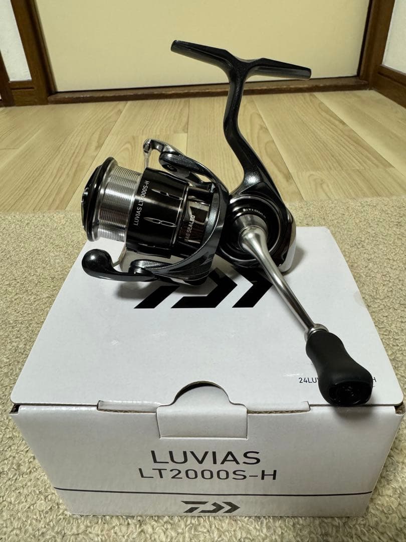 24LUVIAS LT2000S-H スピニングリール