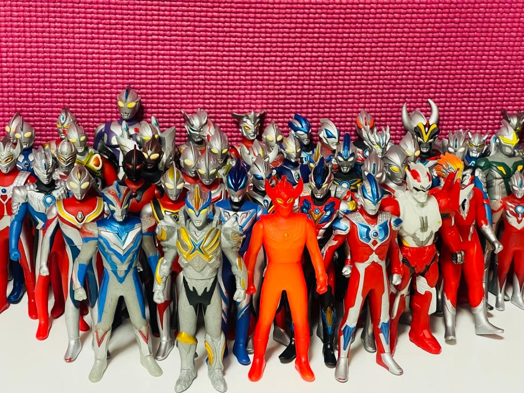 ❁在庫一掃SALE❁ ウルトラマン　ソフビ　まとめ売り　51体＋おまけ付き