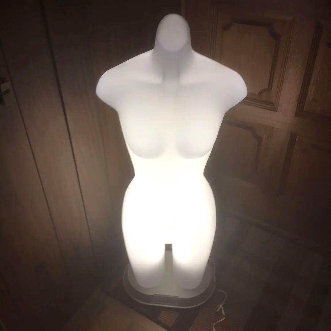 マネキン トルソー ／ライト照明付き／店舗什器 間接照明 ／ディスプレイ