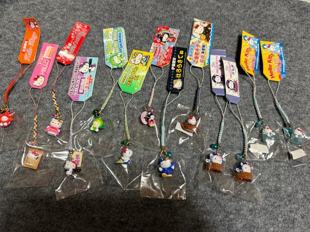 ご当地限定ハローキティ　根付け　13個セット