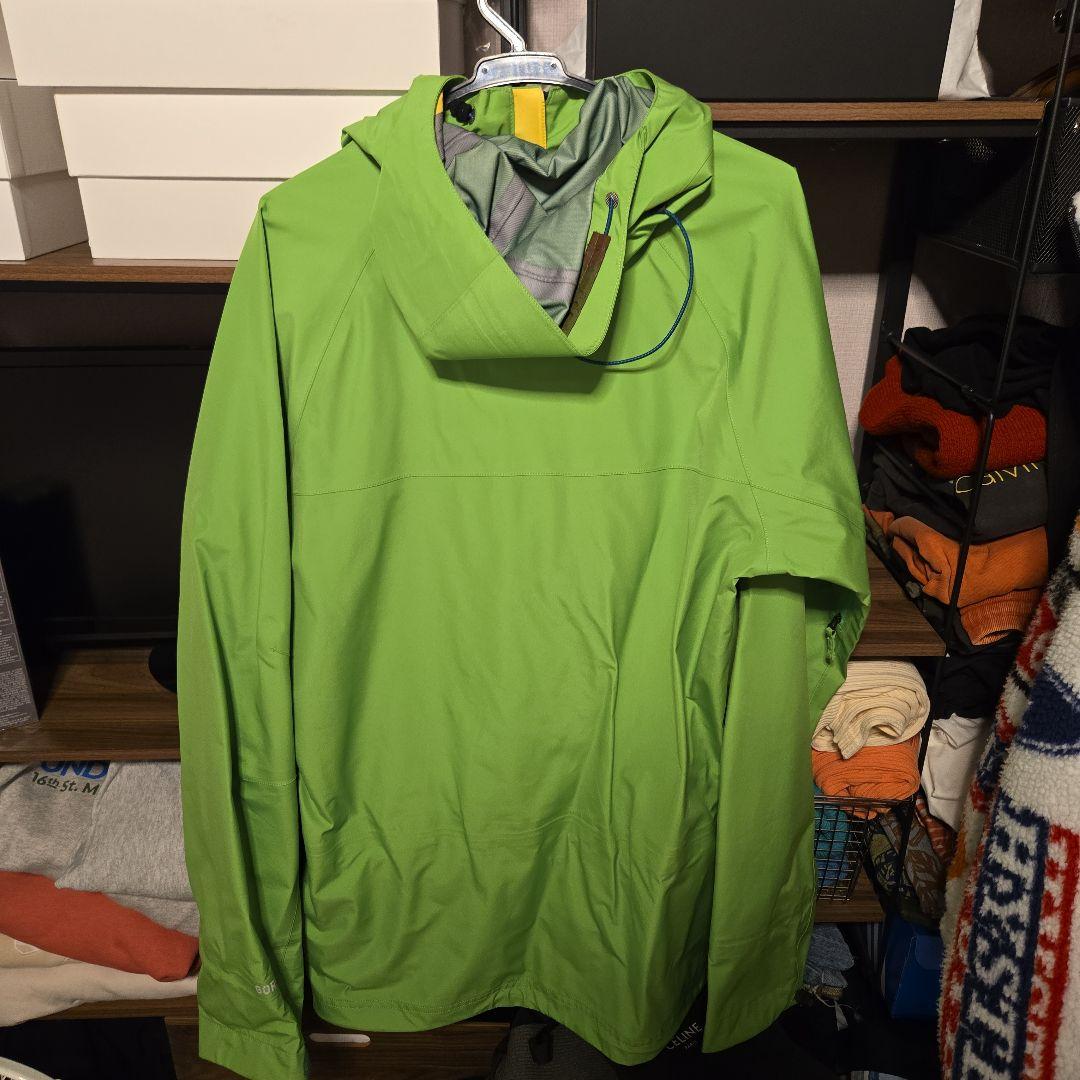 トライトンスノーボードウェア