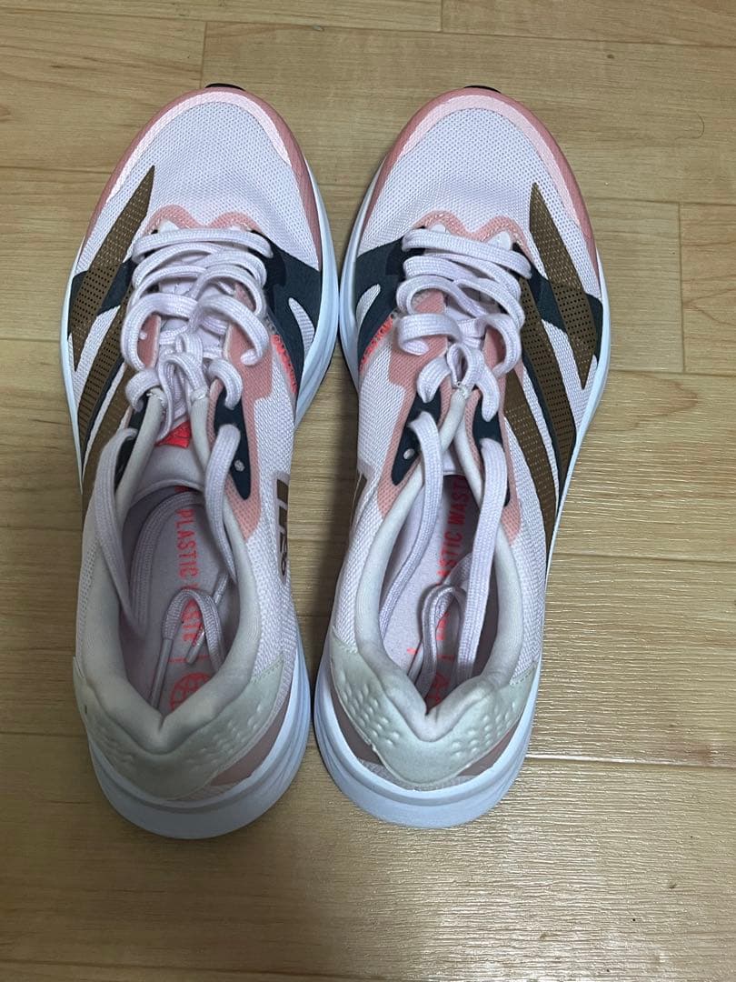 ピンク/ホワイト/ブラック スパイクシューズ