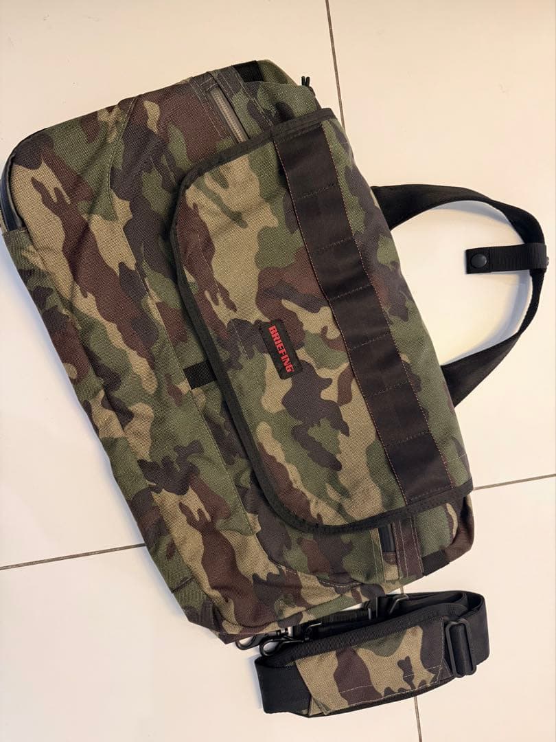 BRIEFING 迷彩柄ボストンバッグ