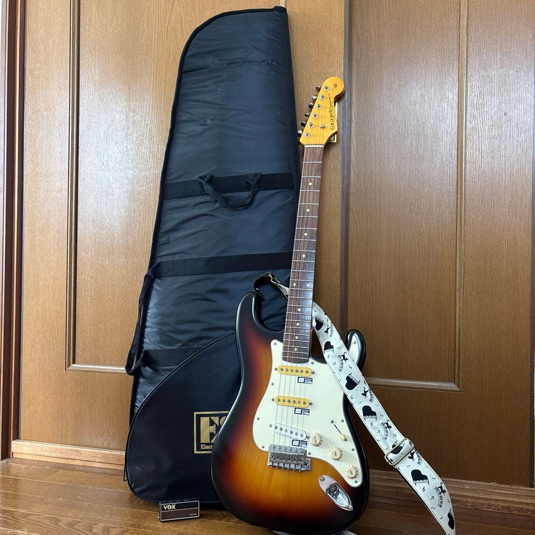 エドワーズ　ストラトキャスターヘッドホンギターアンプ ケース付き 3点セット