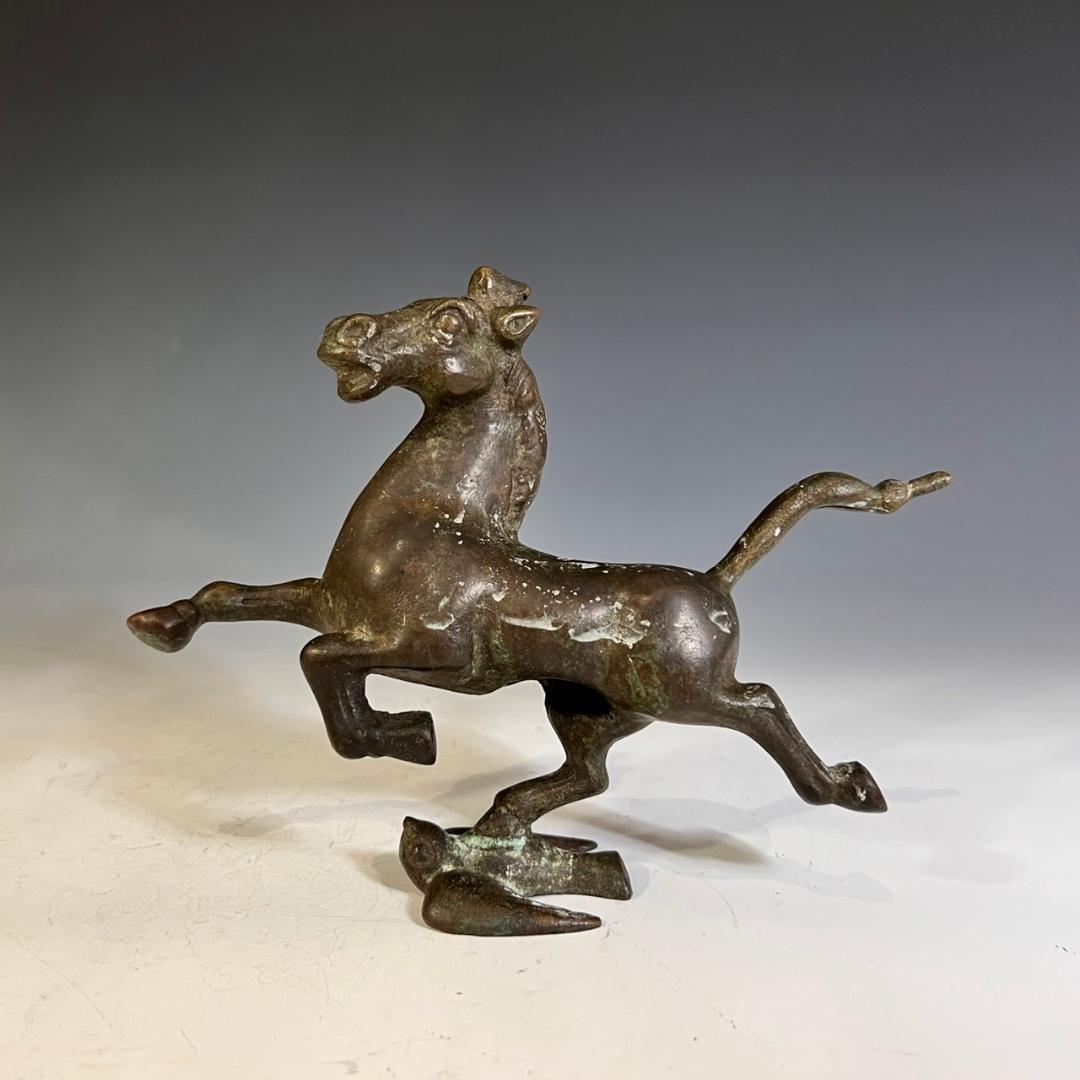 中国骨董　銅器　銅奔馬　馬踏飛燕　馬、飛燕を踏む