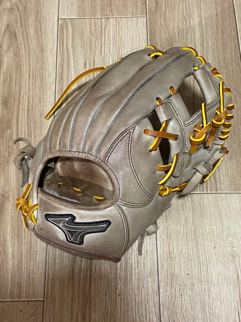 ミズノ　グローバルエリート　軟式内野手用