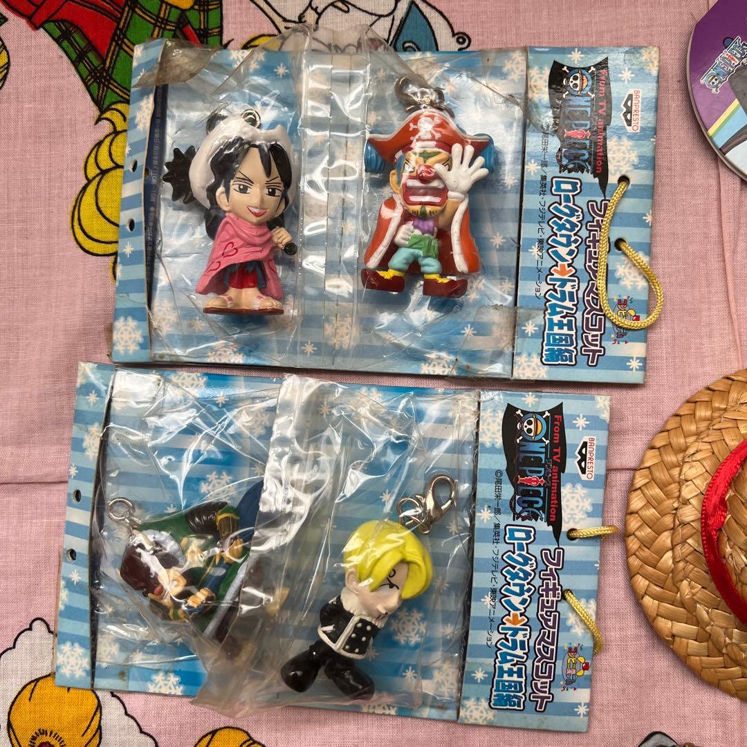 ワンピース　ストラップセットとルフィの麦わらのキーホルダー
