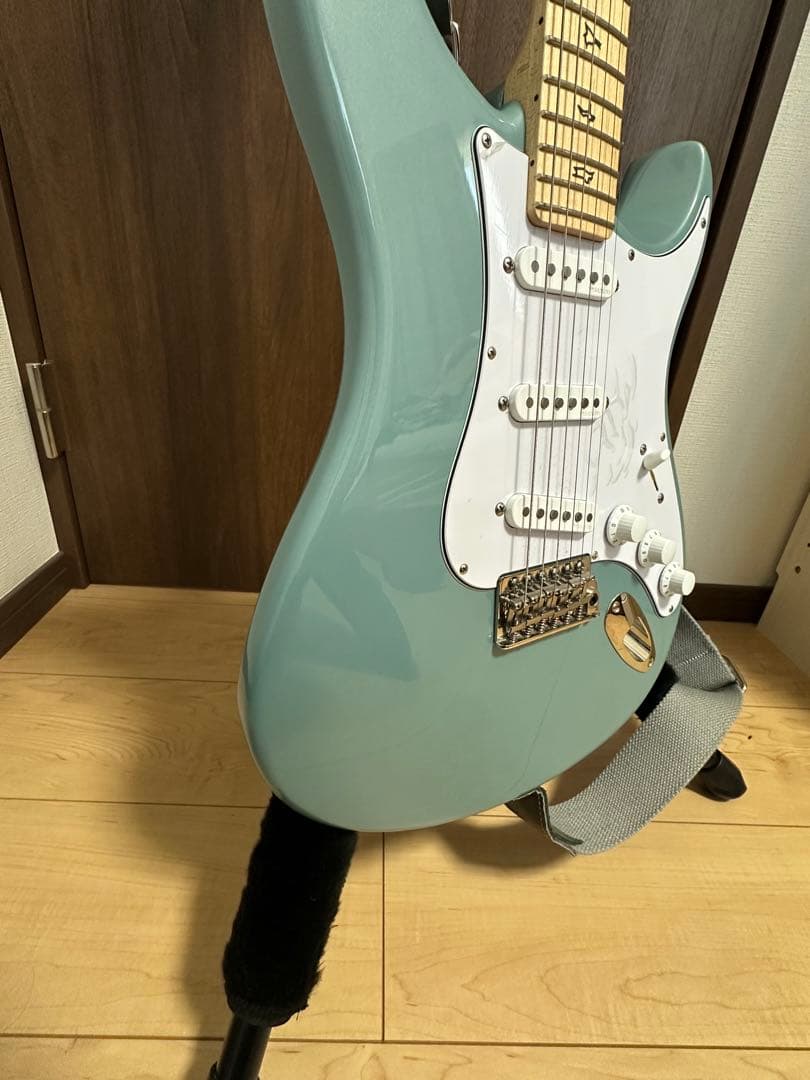 Silver Skyメイプル ラッカー ストラップ付