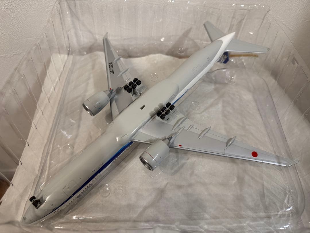 ANA Boeing 777-300ER 1:200モデルJA732A