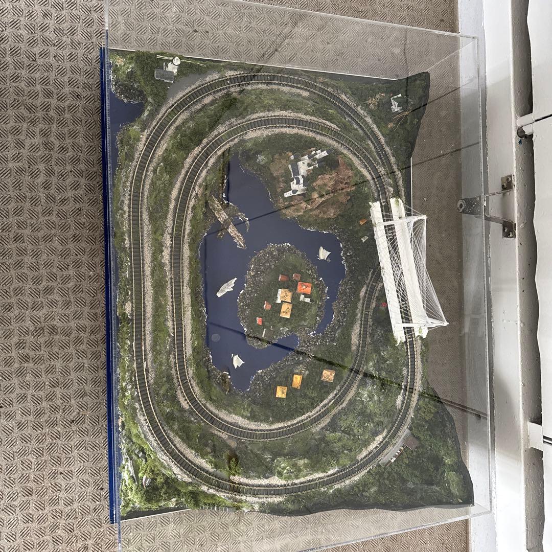 メ*〼様 Nゲージ 鉄道模型 風景付き 透明ケース付き