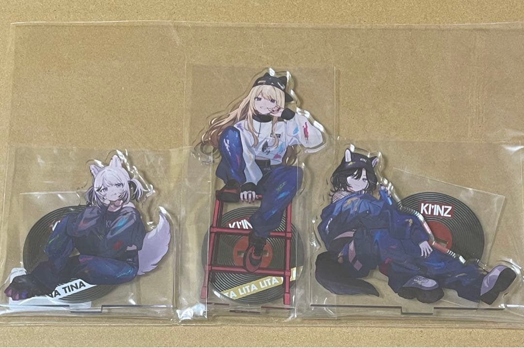 KMNZ アクリルスタンド