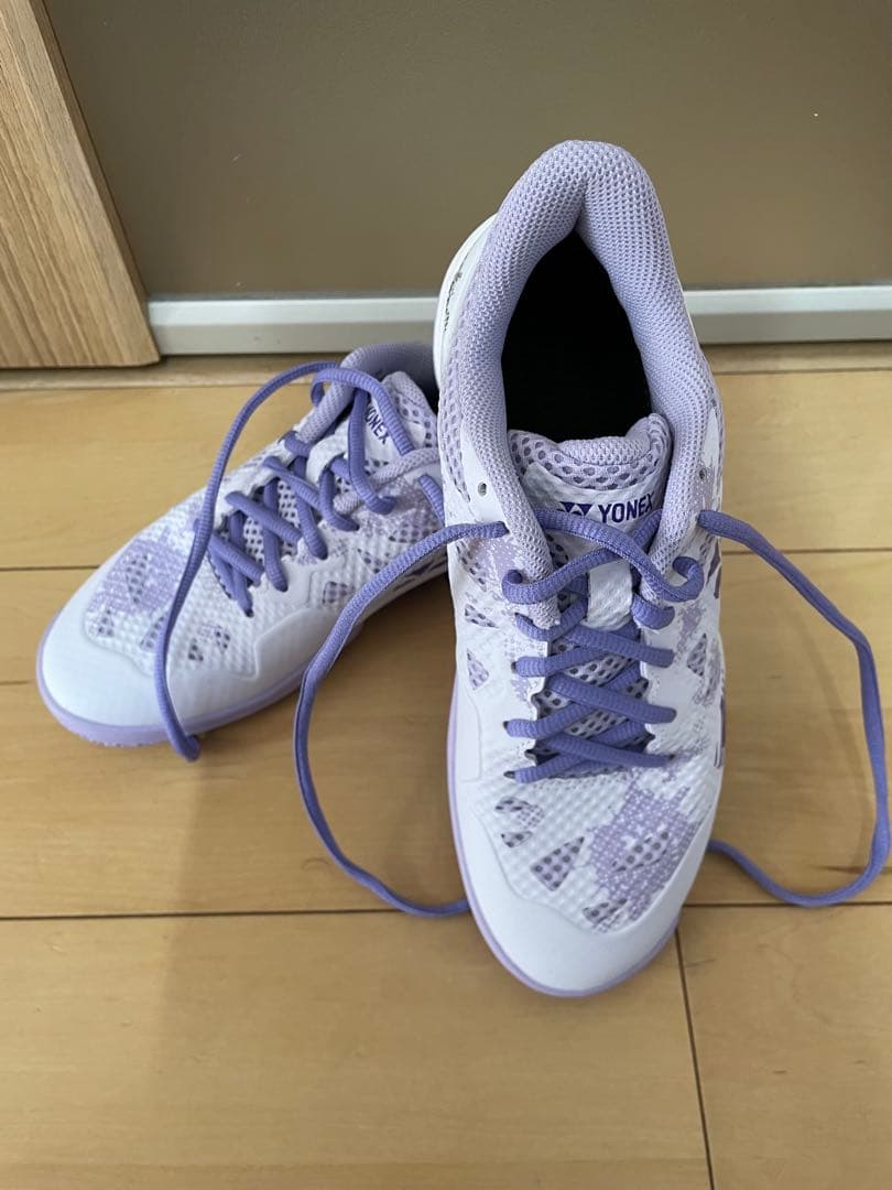 YONEX バドミントンシューズ パープル/ホワイト23.5センチ