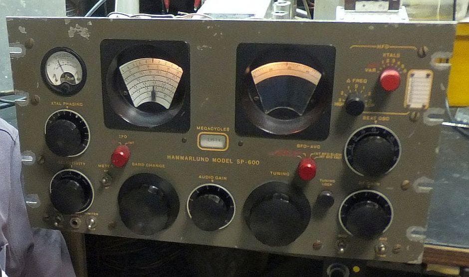 SP-600JX JX17  本体および鉄製table-top cabinet